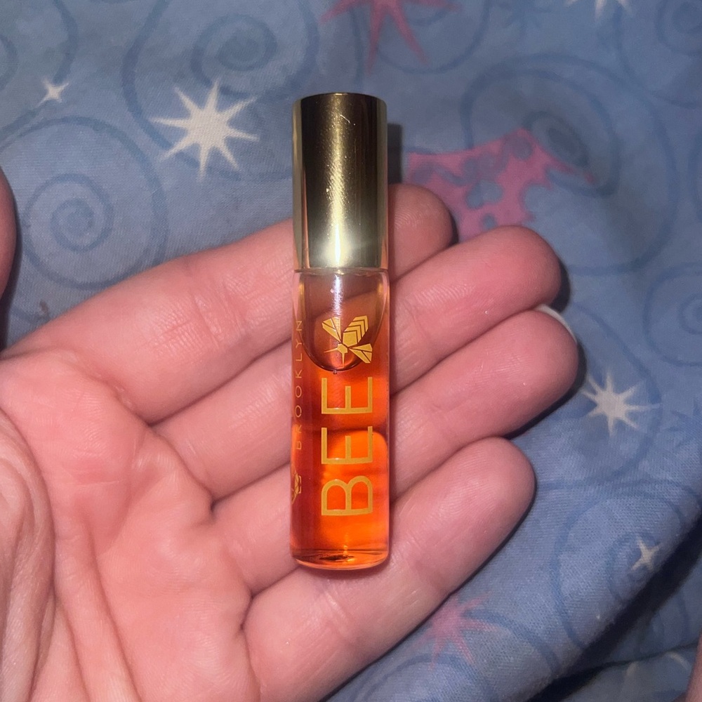 bee mini rollerball perfume - Picture 2 of 4